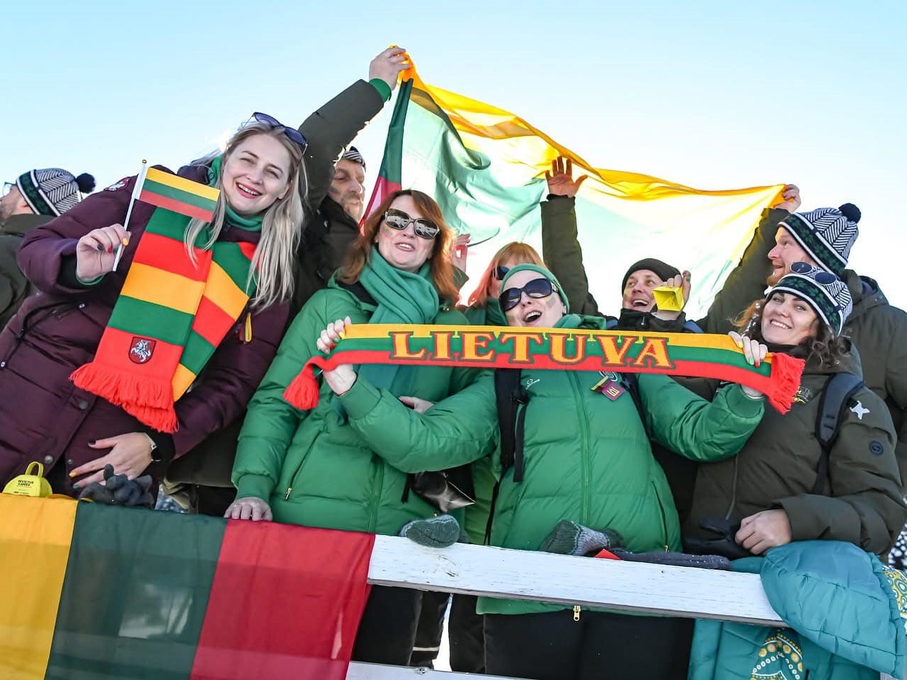 Birutietės palaiko Lietuvos komandą