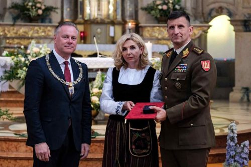 R.Vaikšnoras ir A. Vaikšnorienė