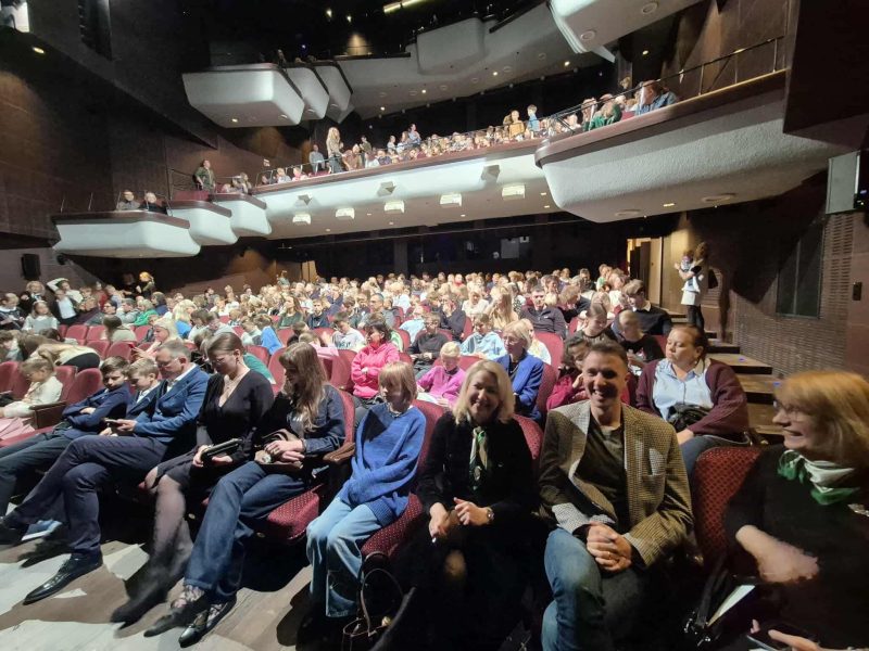 Vilniaus teatro „Lėlė“ spektaklis „Mergaitė su šautuvu“ Klaipėdoje